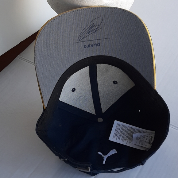 RedBull Racing Hat - Picture 6 of 7